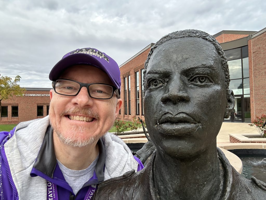Selfie of T.R. and Sammy Morris (statue)